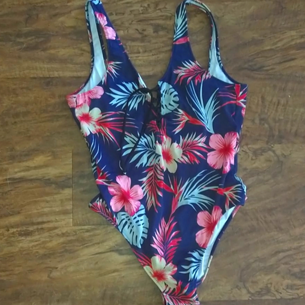 Victoria's secret pink swimsuit floral size medium